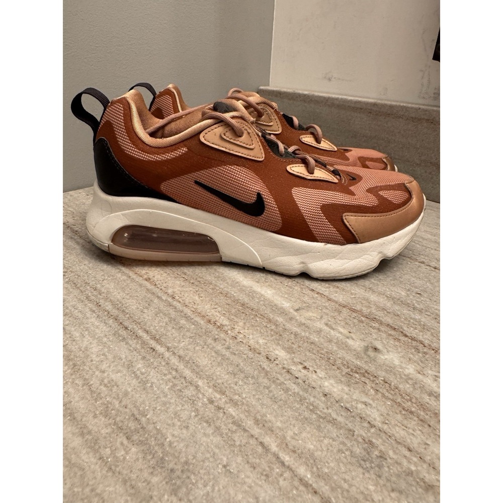 Nike Air Max 200 Metallic Rose Gold  Bronze Sneakers Womens Size 7.5